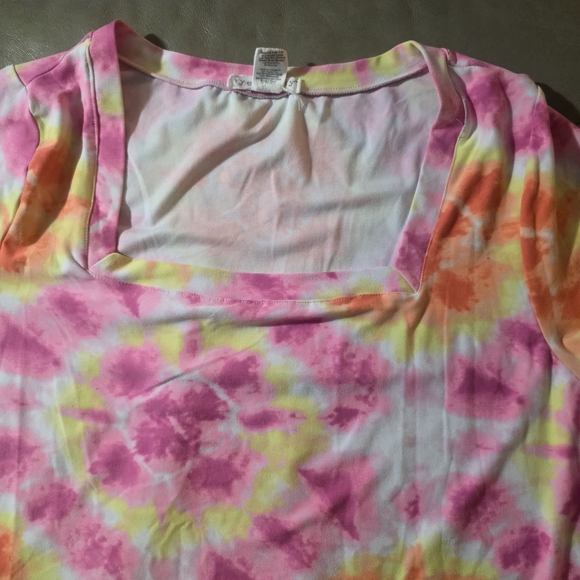 Eye candy Tie-Dye Scoop Tunic  Neck Top in Pink, Orange & Yellow - Picture 3 of 6